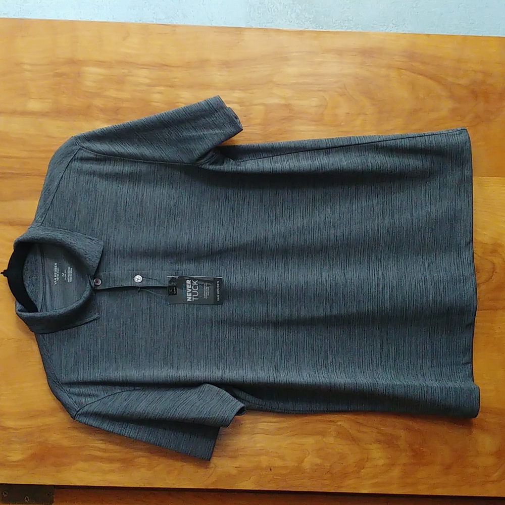 Van Heusen Never Tuck Polo Men's Shirt. Size medium Gray slim fit